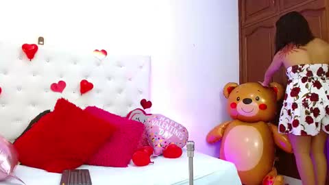 Snapshot of queenie_star chatting on February 15, 2025, 3:17 pm Maria Del Mar online show from February 15, 2025, 3:17 pm