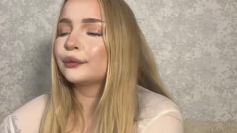 queenkat33 online show from June 9, 2026, 9:26 pm