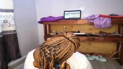 Snapshot of queenkiah chatting on October 1, 2025, 7:36 am Nina online show from October 1, 2025, 7:36 am