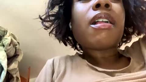 Kourtney online show from September 14, 2025, 3:44 pm