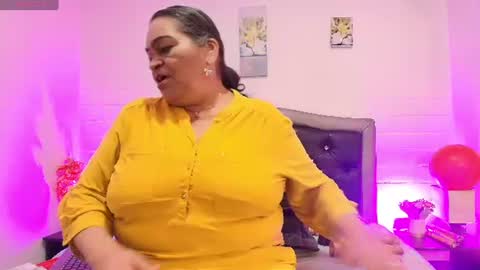 Snapshot of queenmature chatting on July 2, 2026, 12:22 pm VickyBoobss online show from July 2, 2026, 12:22 pm