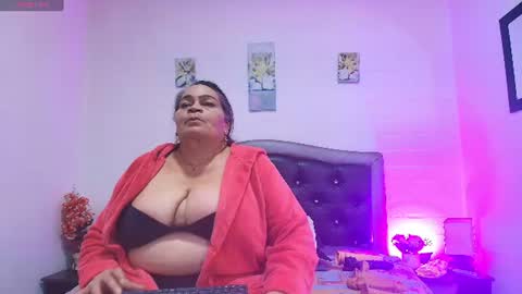 Snapshot of queenmature chatting on July 15, 2026, 2:17 am VickyBoobss online show from July 15, 2026, 2:17 am