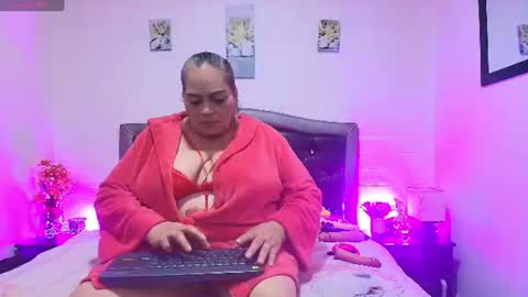 Snapshot of queenmature chatting on July 16, 2026, 8:04 pm VickyBoobss online show from July 16, 2026, 8:04 pm