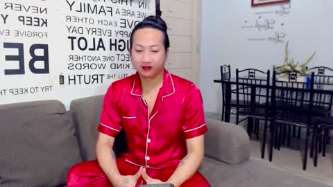 QUEEN online show from February 25, 2026, 7:07 am