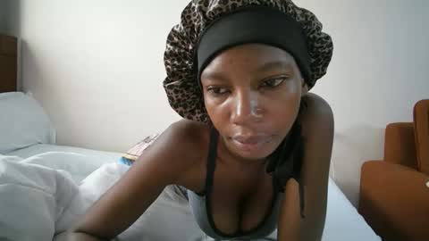 queenmom online show from May 18, 2026, 6:08 am