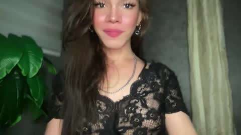 Snapshot of queenn_xxx chatting on November 21, 2025, 1:37 am QUEEN online show from November 21, 2025, 1:37 am