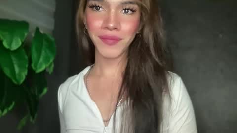 Snapshot of queenn_xxx chatting on December 18, 2025, 1:50 pm QUEEN online show from December 18, 2025, 1:50 pm