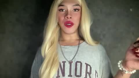 Snapshot of queenn_xxx chatting on February 10, 2026, 3:21 am QUEEN online show from February 10, 2026, 3:21 am