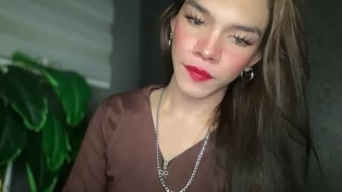 Snapshot of queenn_xxx chatting on February 19, 2026, 12:50 am QUEEN online show from February 19, 2026, 12:50 am