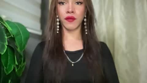 Snapshot of queenn_xxx chatting on February 27, 2026, 9:37 pm QUEEN online show from February 27, 2026, 9:37 pm