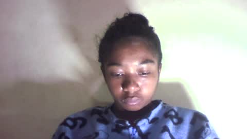 queennaya online show from August 1, 2026, 10:41 pm