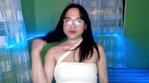 adrianna online show from May 16, 2026, 3:33 pm