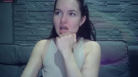 QueenOfModels online show from February 17, 2026, 3:19 pm