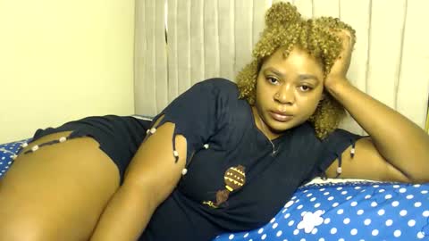 Snapshot of queenofsouls chatting on September 21, 2025, 3:41 am . online show from September 21, 2025, 3:41 am