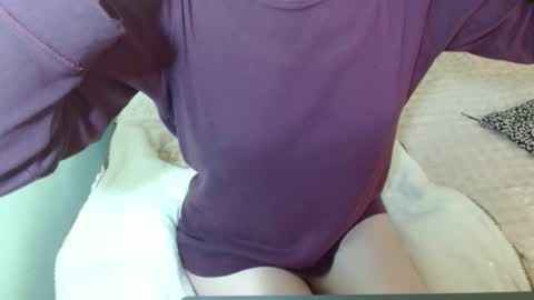 Snapshot of queenoftenderness chatting on February 9, 2026, 6:28 am queenoftenderness online show from February 9, 2026, 6:28 am