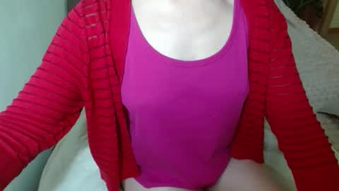 Snapshot of queenoftenderness chatting on February 10, 2026, 11:47 am queenoftenderness online show from February 10, 2026, 11:47 am