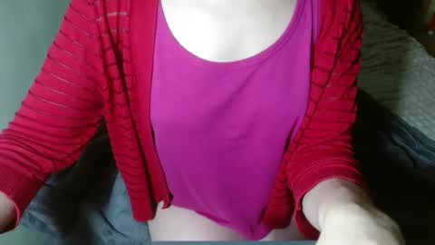 Snapshot of queenoftenderness chatting on February 19, 2026, 7:10 pm queenoftenderness online show from February 19, 2026, 7:10 pm