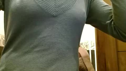 Snapshot of queenoftenderness chatting on February 27, 2026, 8:42 pm queenoftenderness online show from February 27, 2026, 8:42 pm