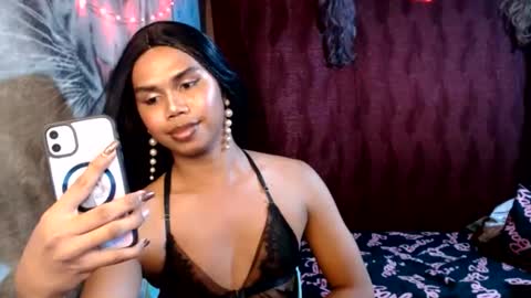 queenpinayebony_xx online show from June 22, 2026, 12:57 pm