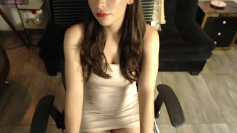 Snapshot of queenpink777 chatting on January 5, 2025, 1:26 pm Rose online show from January 5, 2025, 1:26 pm