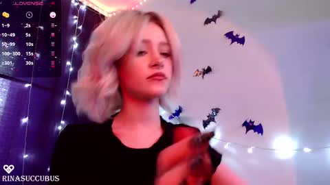 Snapshot of queenqu chatting on February 10, 2025, 4:30 am Ricarda online show from February 10, 2025, 4:30 am