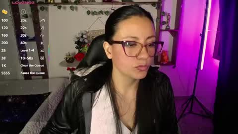 queenrose94 online show from April 15, 2026, 1:29 pm