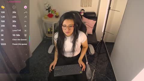 queenrose94 online show from April 16, 2026, 3:13 pm