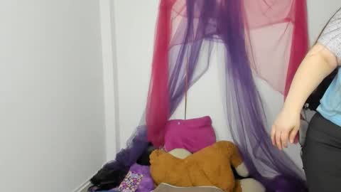 Samantha online show from April 6, 2026, 2:09 am