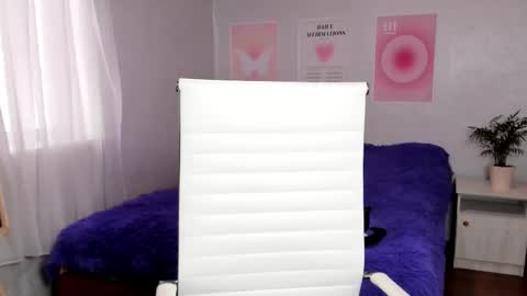 Snapshot of queitsharm_ chatting on October 15, 2025, 6:57 am Anna online show from October 15, 2025, 6:57 am