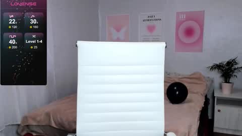 Snapshot of queitsharm_ chatting on November 3, 2025, 5:31 am Anna online show from November 3, 2025, 5:31 am