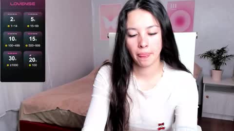 Snapshot of queitsharm_ chatting on November 7, 2025, 6:02 am Anna online show from November 7, 2025, 6:02 am