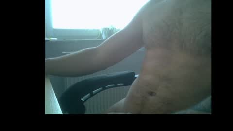 Snapshot of queutsch chatting on June 2, 2026, 6:59 am queutsch online show from June 2, 2026, 6:59 am