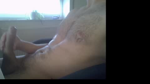 Snapshot of queutsch chatting on June 11, 2026, 9:18 am queutsch online show from June 11, 2026, 9:18 am