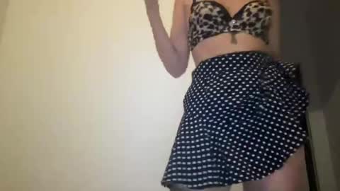 Quinnyelena online show from July 22, 2026, 8:11 pm