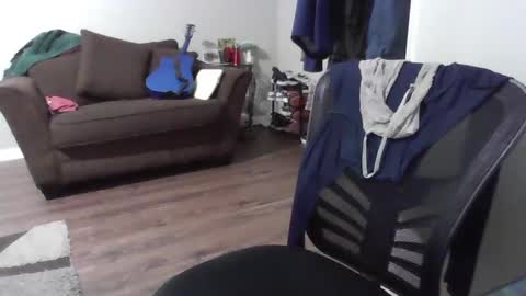 Snapshot of quinsanre chatting on January 15, 2025, 12:09 am Bones online show from January 15, 2025, 12:09 am