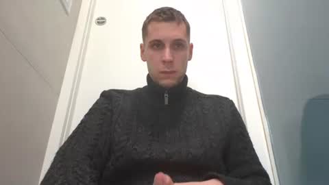 qwerty96cuck96 online show from December 28, 2024, 6:40 pm