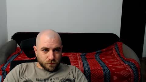 Snapshot of r0bila chatting on October 20, 2025, 8:31 pm R0bila online show from October 20, 2025, 8:31 pm