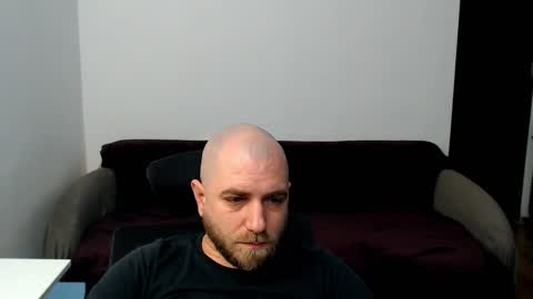 Snapshot of r0bila chatting on November 15, 2025, 11:10 pm R0bila online show from November 15, 2025, 11:10 pm