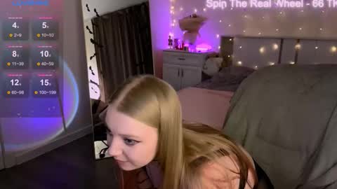 Rebecca  Becc online show from November 15, 2025, 3:19 pm