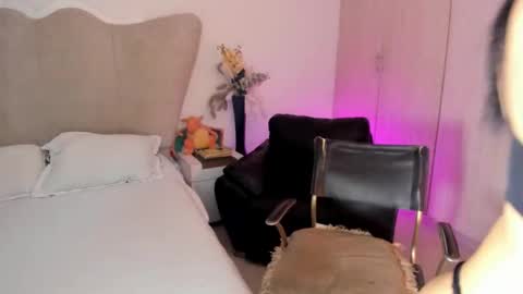 Snapshot of rachaeldeckard chatting on October 21, 2025, 3:40 am natalia - online show from October 21, 2025, 3:40 am