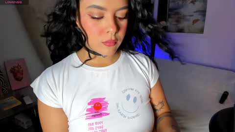 natalia  -  online show from April 6, 2026, 1:25 am