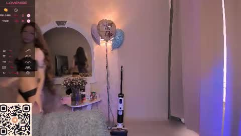 Snapshot of rachel___mur chatting on June 10, 2026, 2:05 pm rachel___mur online show from June 10, 2026, 2:05 pm