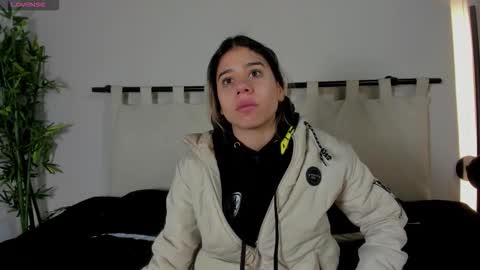 Snapshot of rachell_criss chatting on February 14, 2026, 3:58 am Rachell online show from February 14, 2026, 3:58 am