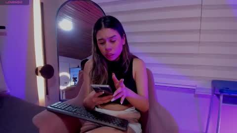 Snapshot of rachell_criss chatting on March 4, 2026, 4:07 am Rachell online show from March 4, 2026, 4:07 am