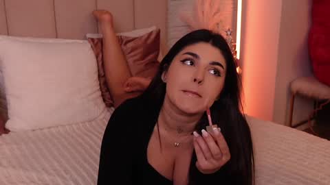 Snapshot of rachelswaan chatting on December 22, 2024, 3:22 pm RachelSwaan online show from December 22, 2024, 3:22 pm