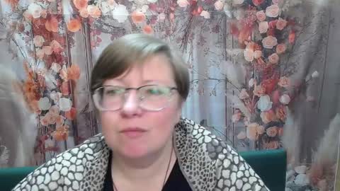 Snapshot of radachudna chatting on May 6, 2026, 5:14 am RadaChudna online show from May 6, 2026, 5:14 am