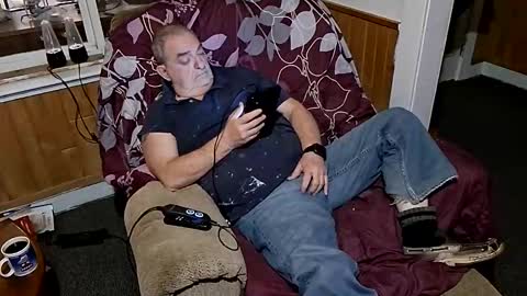 Snapshot of radiomantim chatting on February 10, 2026, 4:55 pm Radioman for fun online show from February 10, 2026, 4:55 pm