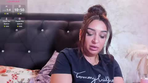 Snapshot of raelledarkstar chatting on April 17, 2026, 8:12 pm raelledarkstar online show from April 17, 2026, 8:12 pm