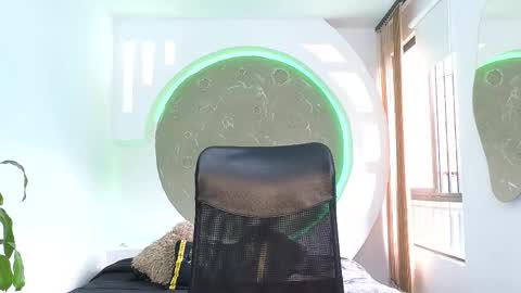 Snapshot of rafael_mendez chatting on October 8, 2025, 8:17 pm R A F A E L online show from October 8, 2025, 8:17 pm