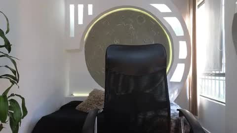 Snapshot of rafael_mendez chatting on October 16, 2025, 8:43 pm R A F A E L online show from October 16, 2025, 8:43 pm